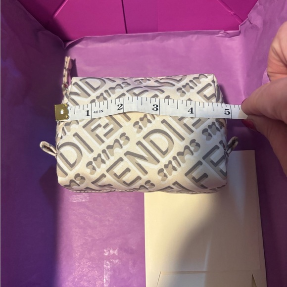 Fendi Skims Pouch🩷 - Picture 13 of 13